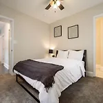 Spacious 3Br House With Backyard In Nulu Cozysuites