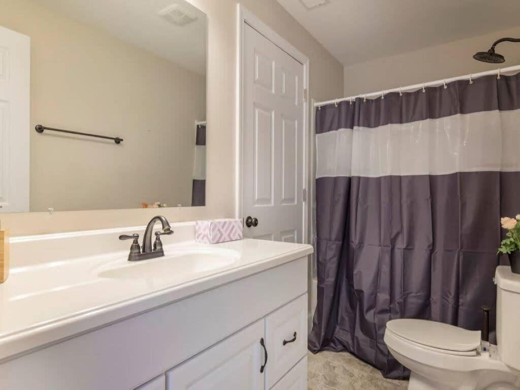 Spacious 3br House With Backyard In Nulu Cozysuites Louisville