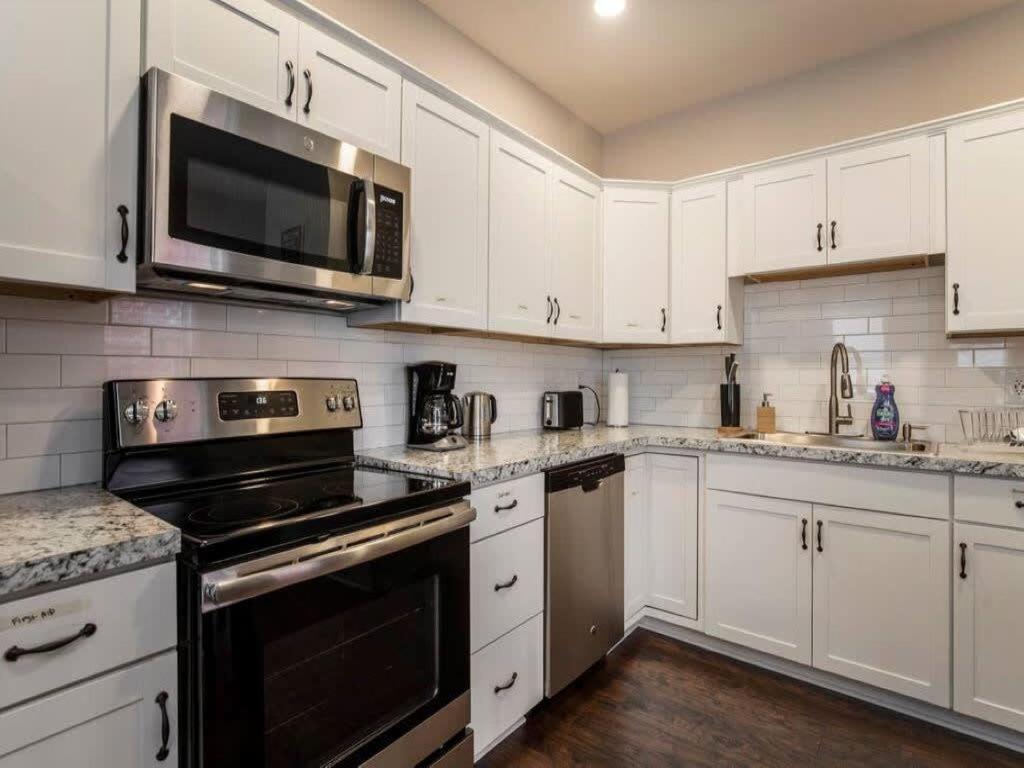 Holiday home Spacious 3br House With Backyard In Nulu Cozysuites