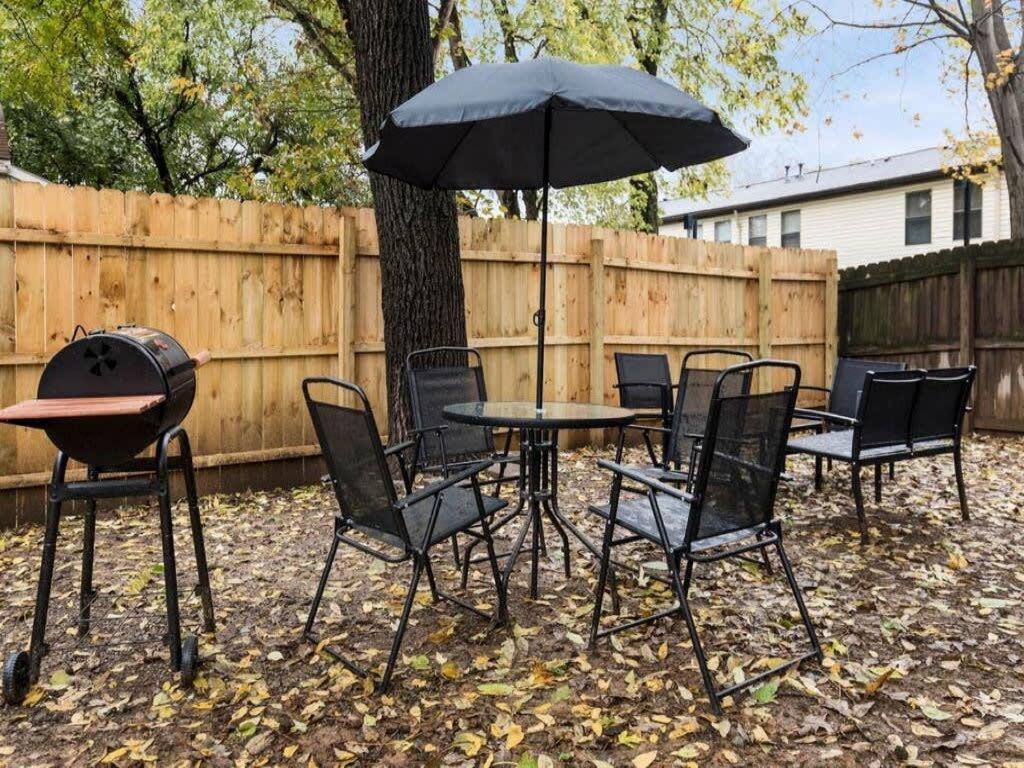 Spacious 3br House With Backyard In Nulu Cozysuites Holiday home *