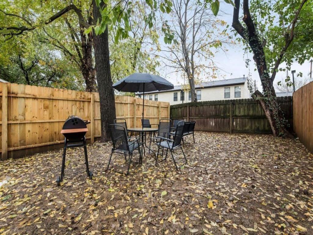 Spacious 3br House With Backyard In Nulu Cozysuites Holiday home